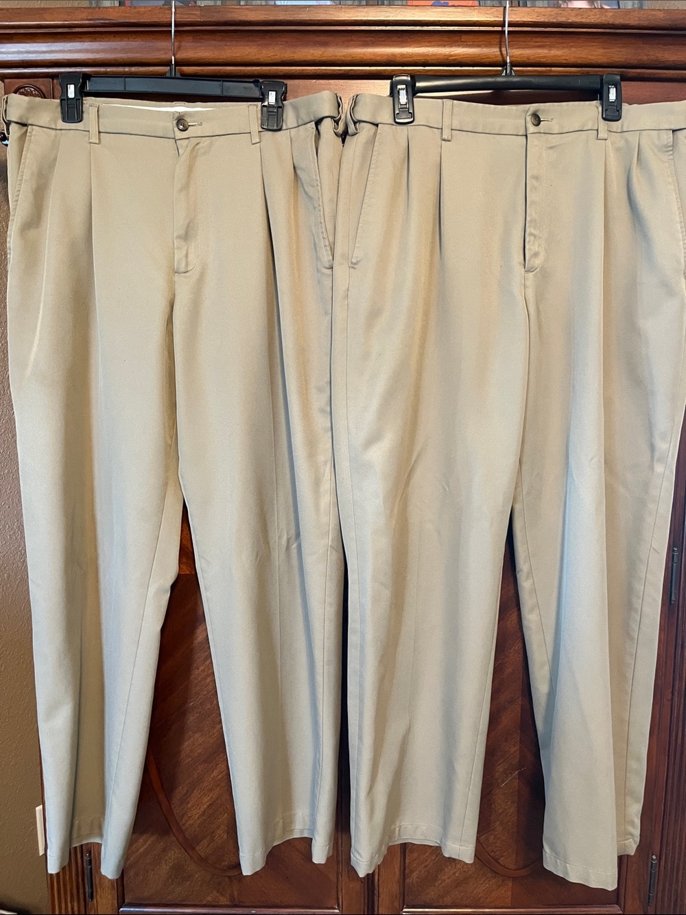 Haggar Men's Tan Pants - Classic Pleated Front